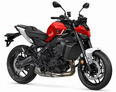 Une moto Yamaha MT-09 rouge en photo studio