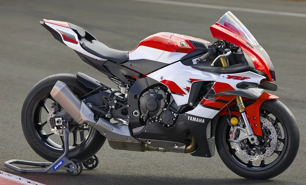 Yamaha 1000 R1 SP 70th Anniversary 2026 - 10