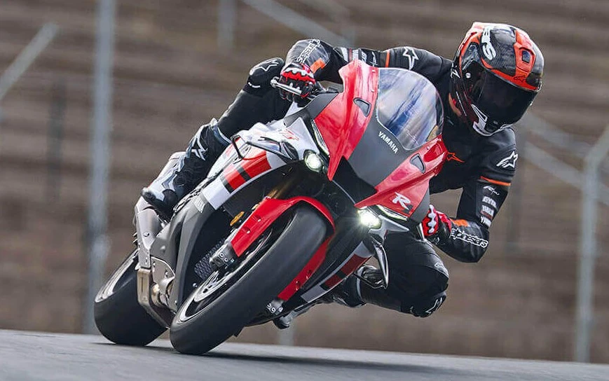Yamaha 1000 R1 SP 70th Anniversary 2026 - 12