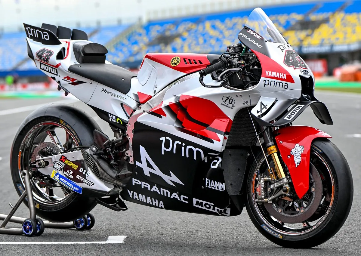 Yamaha 1000 R1 SP 70th Anniversary 2026 - 14