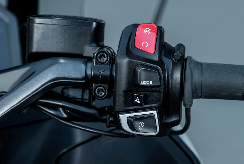 Yamaha TMAX 560 Tech MAX 2025 - 14