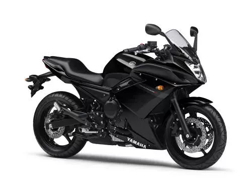 Foto de perfil del XJ6 600 Diversion F 2010 en color indefinido.
