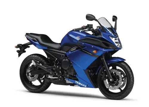 Foto de perfil del XJ6 600 Diversion F 2010 en color indefinido.