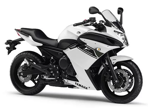 Foto de perfil del XJ6 600 Diversion F 2013 en color indefinido.