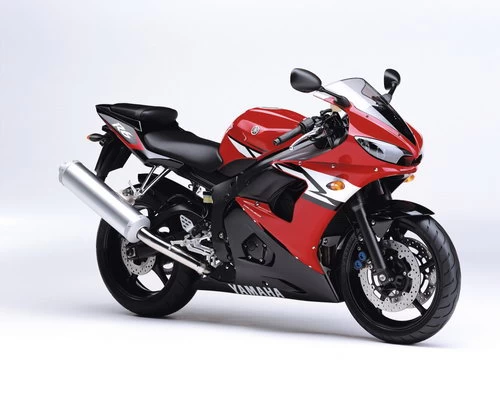 Profile photo of YZF-R6 600 2004 in color not defined.