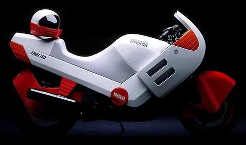 Photo de profil de la Frog 750 1985 en couleur rouge / blanc