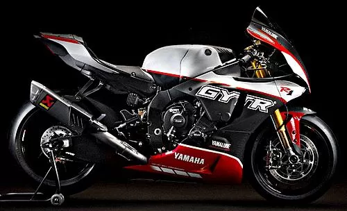 Foto de perfil del R1 1000 GYTR Pro 25th Anniversary Limited Edition 2023 en color blanco / negro.