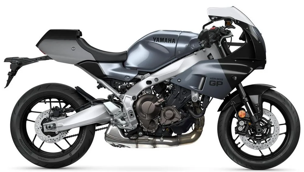 Foto de perfil del XSR 900 GP 2027 en color gris / negro.