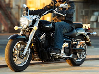 Photo of Yamaha XVS 1300 A MIDNIGHT STAR 2011