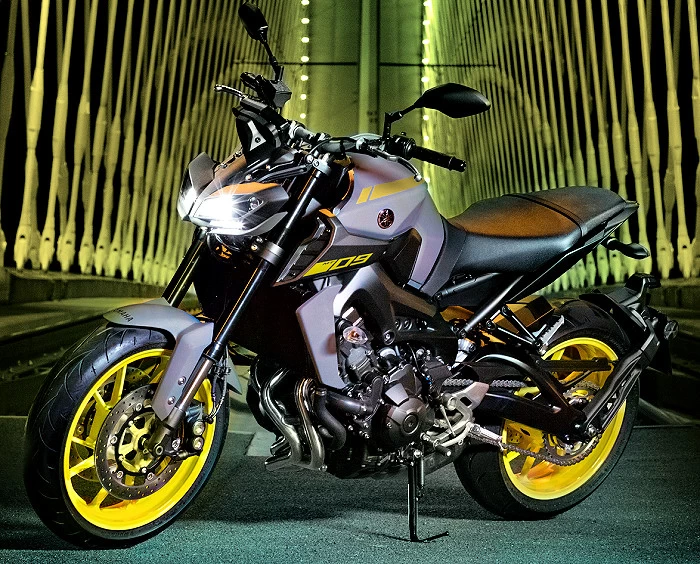 Yamaha 850 MT-09 2018 - Motorcycle specifications, reviews, photos