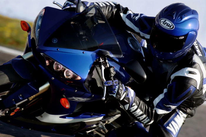 ヤマハ　R6 Yamaha YZF-R6 600 2005 - Motorcycle specifications, reviews, photos